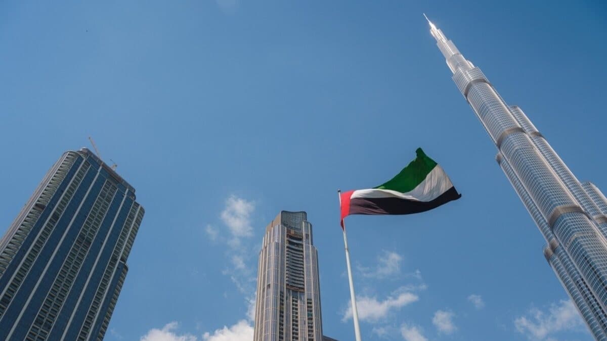 كيف تحوّلت الإمارات إلى نظام خيارات لرأس المال العالمي؟