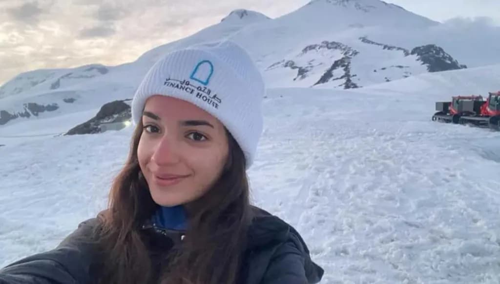 فاطمة العوضي من قمة إلى قمة متحدية الرياح والصقيع