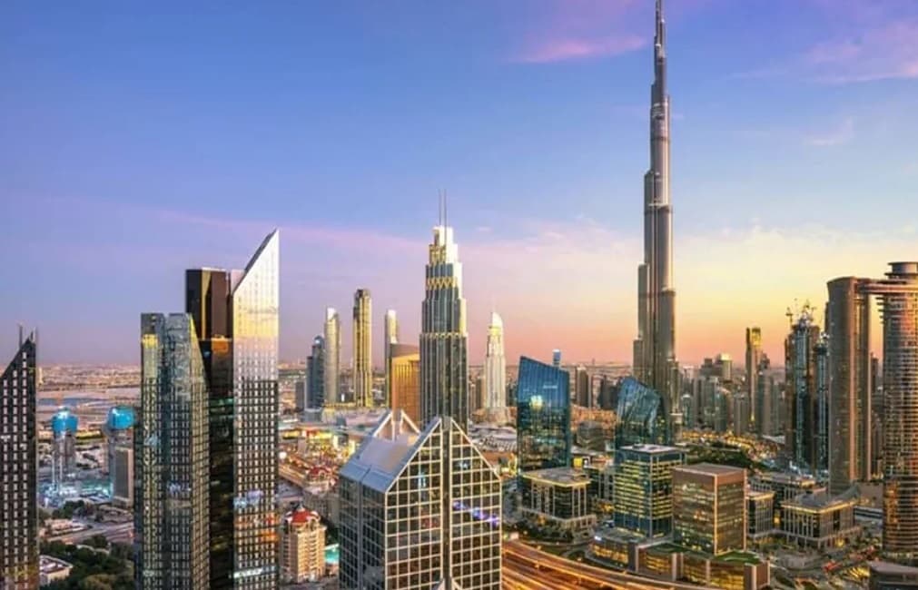 من التجارة التقليدية إلى الاقتصاد الرقمي... كيف تبني الإمارات نفوذاً اقتصادياً جديداً؟