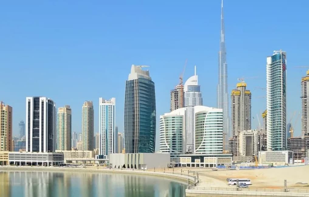 الإمارات تتصدر 21 مؤشراً عالمياً: كيف يدعم التفوق التنافسي النمو الاقتصادي المستدام؟